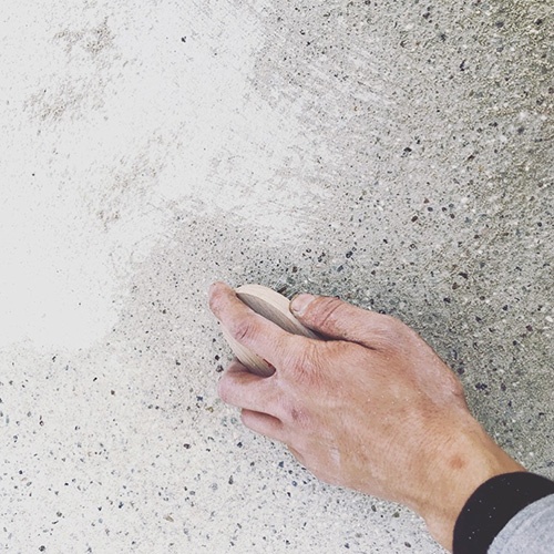 新素材で 三和土を仕上げる